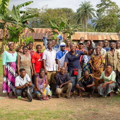 Group of SCOOPS IKPA members of the Ananekope community gathered together after an Equal Exchange farm visit